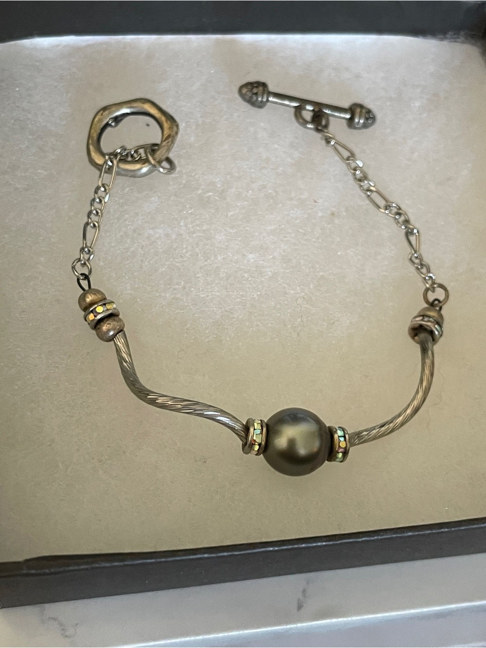 Black Pearl Cable Bracelet with Iridescent Accents